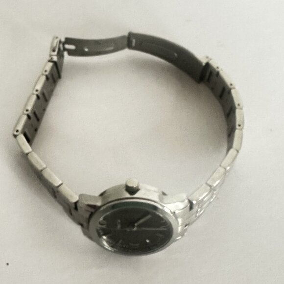 Remix Women's Stainless Steel Watch Blue Face Date Dial Silver Band Working - Picture 7 of 10